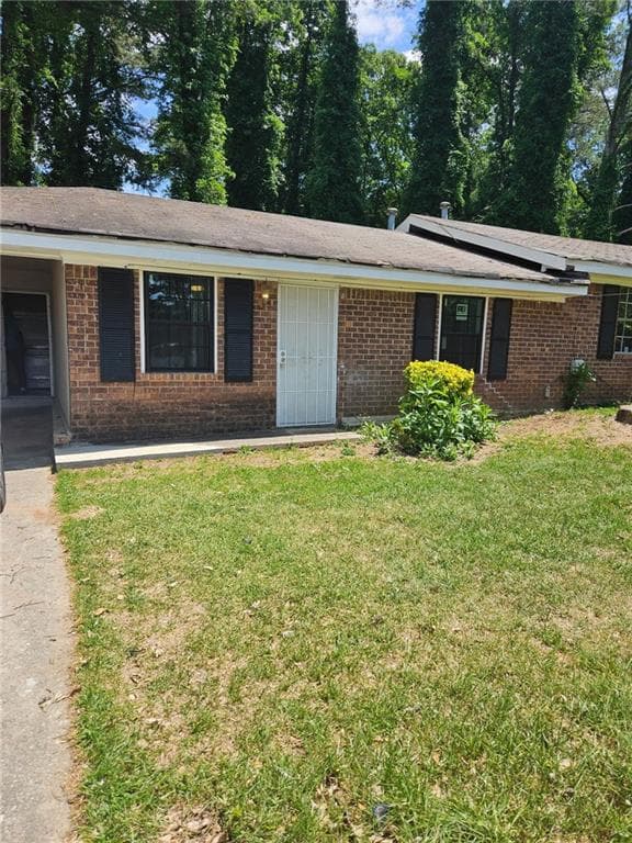 2 bedroom, 1 bathroom, 1,602 sq ft duplex for rent at 340 West Avenue, Jonesboro, GA 30236 for $1,300 a month