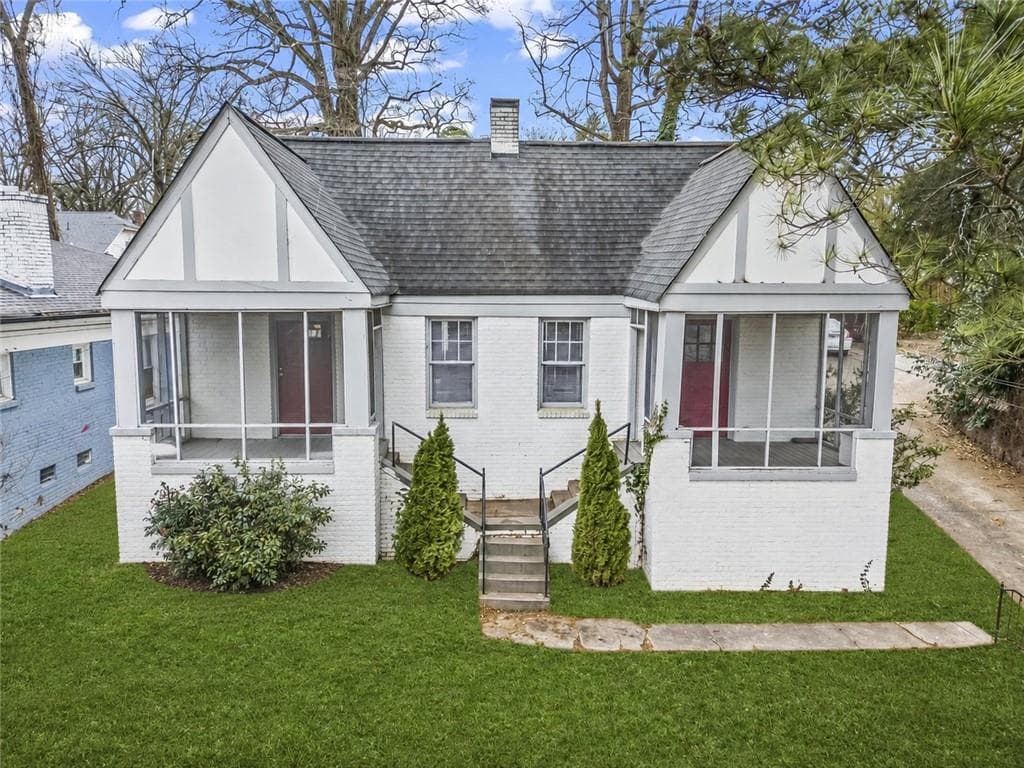 3 bedroom, 2 bathroom, 1,350 sq ft single family residence for sale at 960 Byron Drive, Atlanta, GA 30310