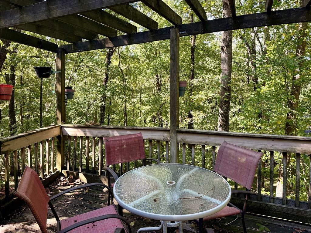 3 bedroom, 3 bathroom, 1,571 sq ft single family residence for sale at 529 Little Pine Mountain Road, Jasper, GA 30143