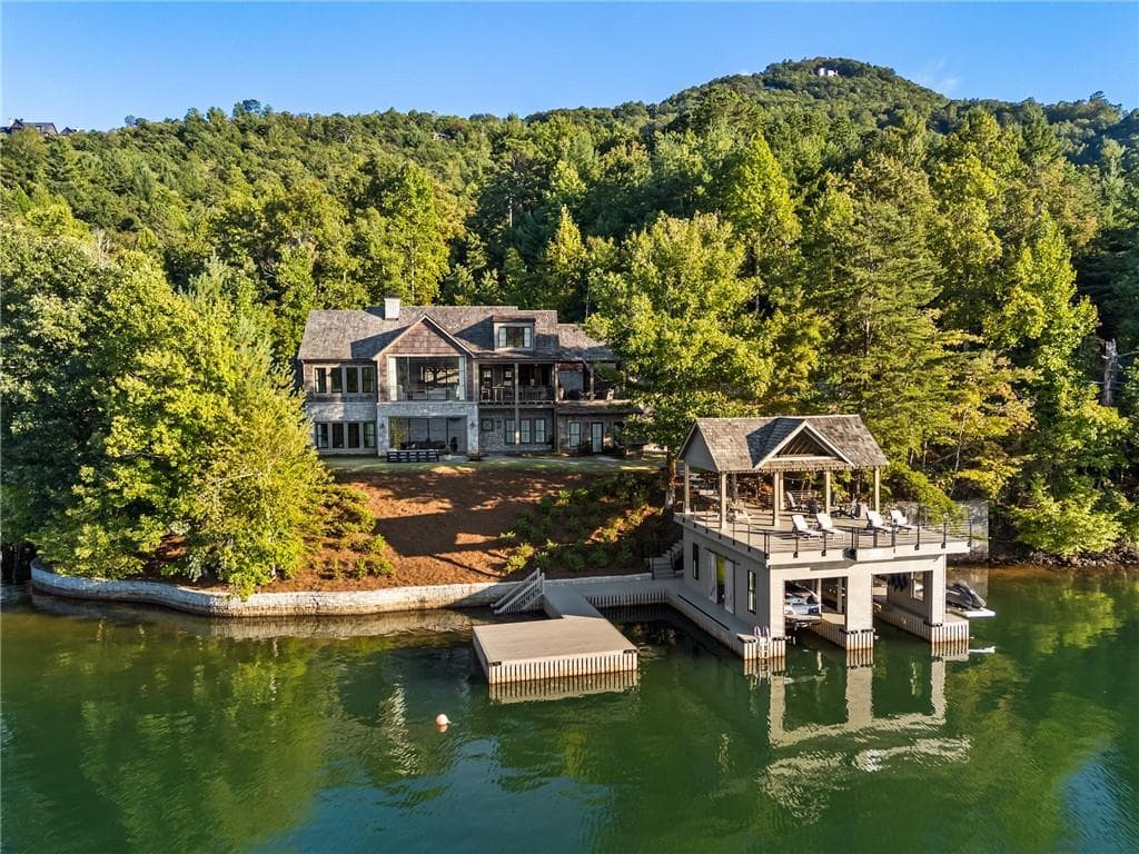 4 bedroom, 6 bathroom, 4,895 sq ft single family residence for sale at 1514 Murray Cove Road, Tiger, GA 30576