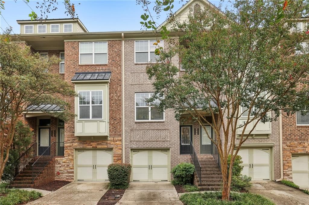 3 bedroom, 4 bathroom, 2,283 sq ft townhouse for sale at 1972 Cobblestone Circle, Brookhaven, GA 30319