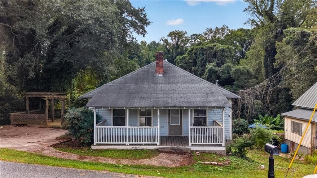 2 bedroom, 2 bathroom, 990 sq ft single family residence for sale at 210 Burge Street, Canton, GA 30114