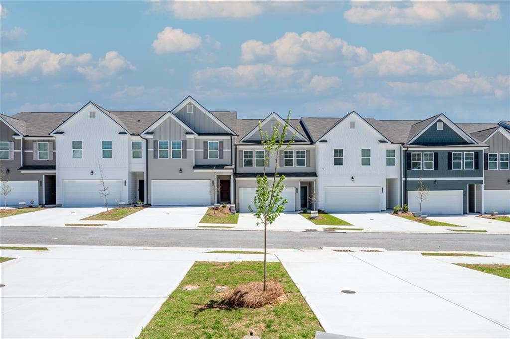 4 bedroom, 3 bathroom, 1,695 sq ft townhouse for sale at 6384 Rosetta Drive 32, Atlanta, GA 30331