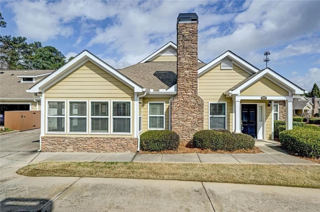 3 bedroom, 2 bathroom, 1,862 sq ft condominium for sale at 2357 Chimney Cottage Circle, Marietta, GA 30066