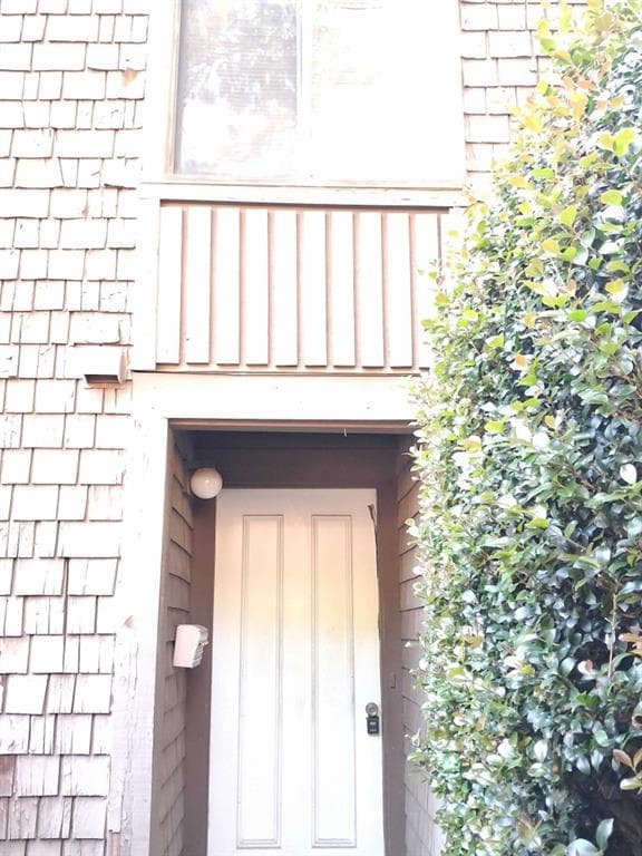 3 bedroom, 3 bathroom, 1,498 sq ft condominium for sale at 111 Willowick Drive, Lithonia, GA 30038