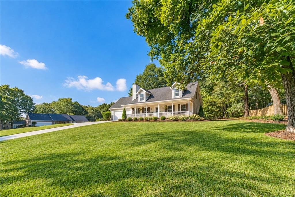 3 bedroom, 2 bathroom, 1,651 sq ft single family residence for sale at 2275 Huntington Drive, Loganville, GA 30052