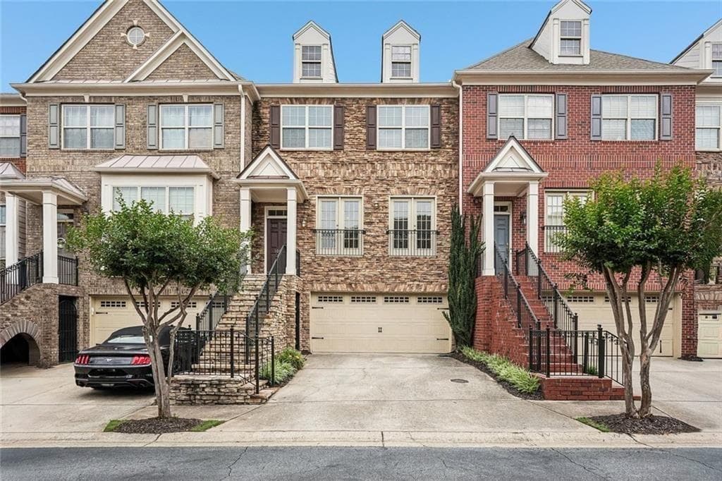 3 bedroom, 4 bathroom, 2,304 sq ft townhouse for sale at 1005 Manchester Way, Roswell, GA 30075