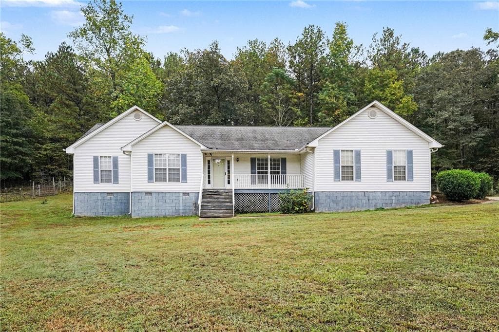3 bedroom, 2 bathroom, 2,524 sq ft single family residence for sale at 100 Brookhollow Way, Newborn, GA 30056