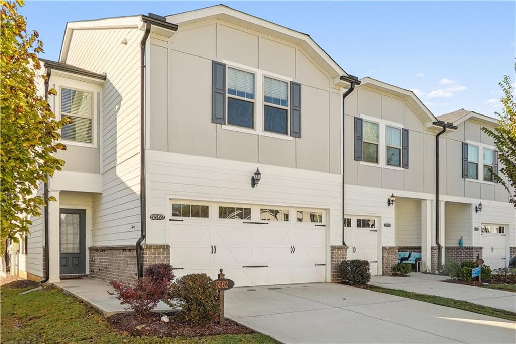 3 bedroom, 3 bathroom, 1,762 sq ft townhouse for rent at 5562 Plain Field Lane, Lilburn, GA 30047 for $2,299 a month
