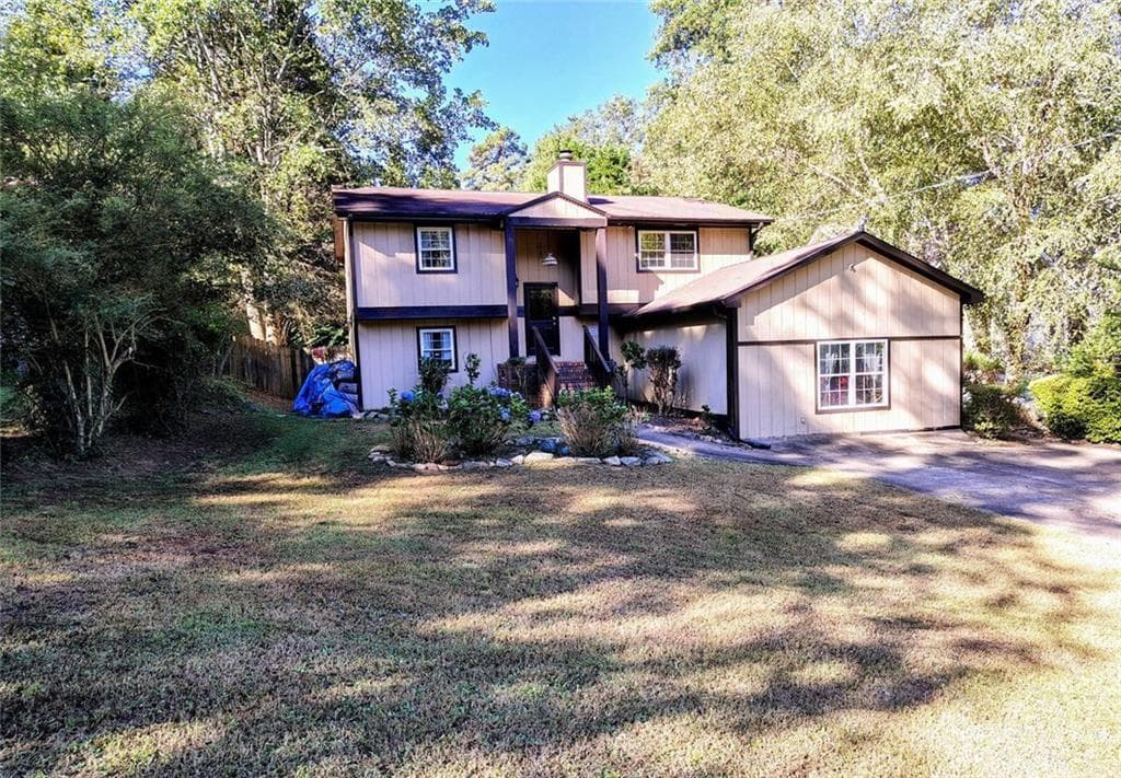 4 bedroom, 2 bathroom, 2,502 sq ft single family residence for sale at 2865 Lanier Beach South Road, Cumming, GA 30041