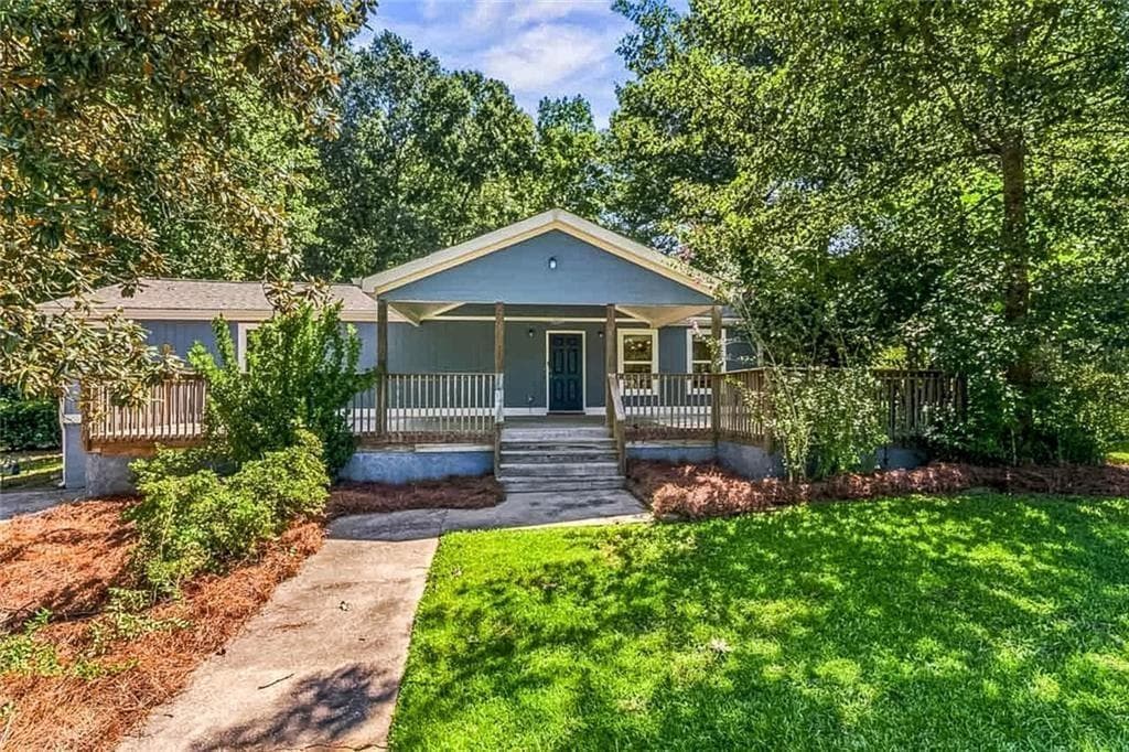 4 bedroom, 3 bathroom, 2,896 sq ft single family residence for sale at 70 Caroline Avenue, Stockbridge, GA 30281