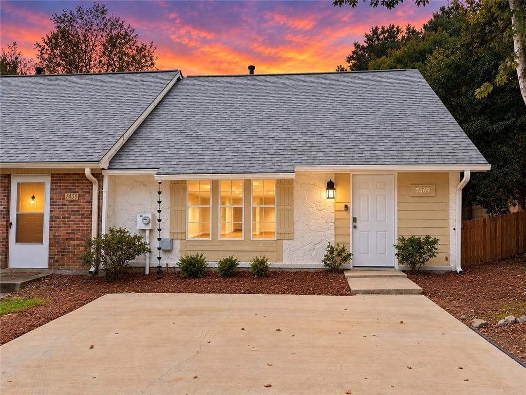 2 bedroom, 3 bathroom, 1,419 sq ft townhouse for sale at 1469 Westwood Court, Marietta, GA 30008