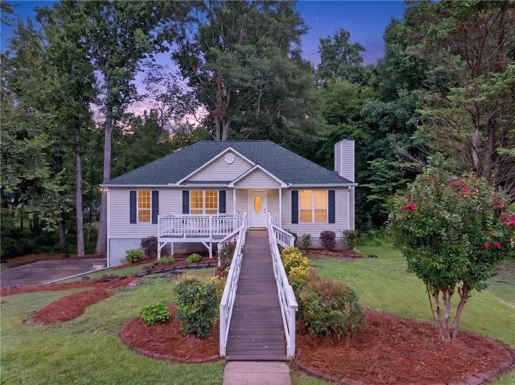 3 bedroom, 2 bathroom, 1,822 sq ft single family residence for sale at 7015 Bannister Park Lane, Cumming, GA 30028
