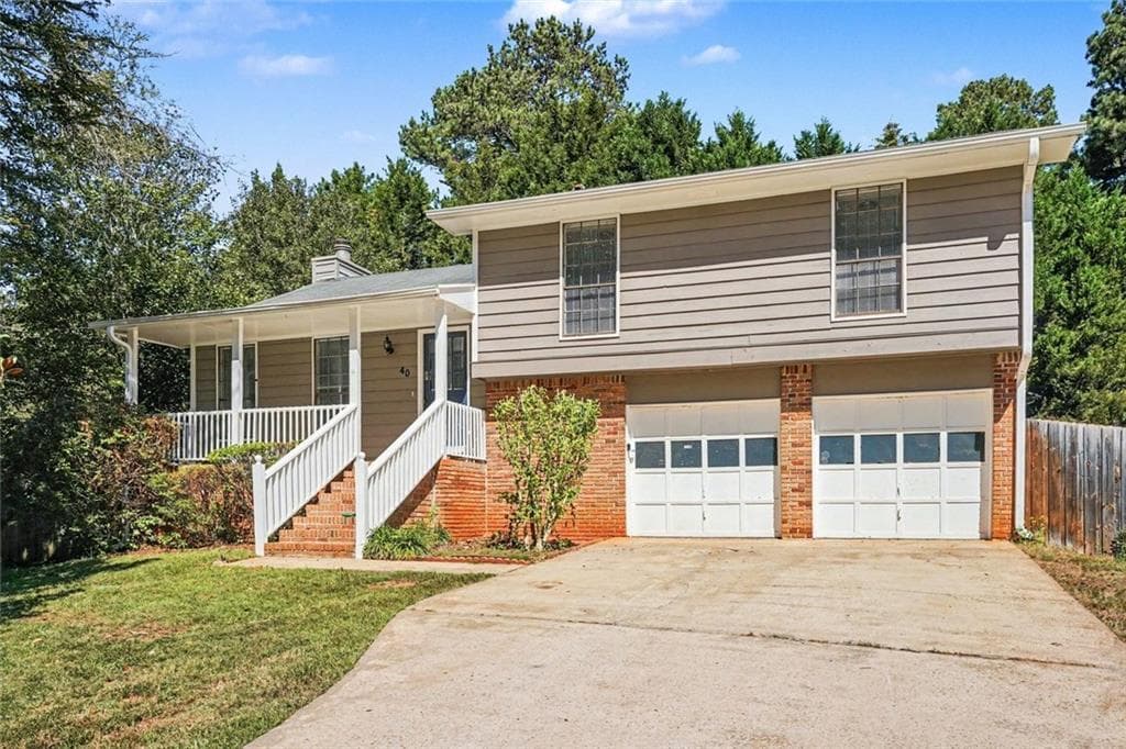 3 bedroom, 3 bathroom, 1,373 sq ft single family residence for sale at 40 Chimney Ridge Trail, Stockbridge, GA 30281