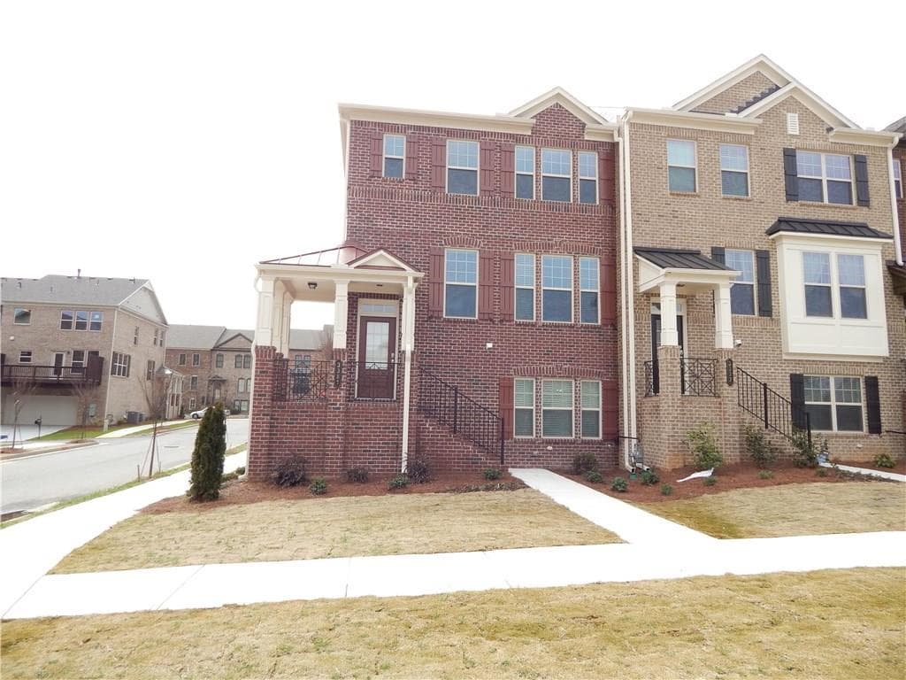 3 bedroom, 4 bathroom, 1,748 sq ft townhouse for rent at 3381 N Twin Alley, Milton, GA 30004 for $2,600 a month