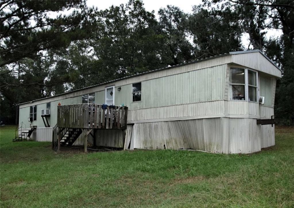 3 bedroom, 2 bathroom, 1,064 sq ft single family residence for sale at 48 Apple Dr, Lakeland, GA 31635