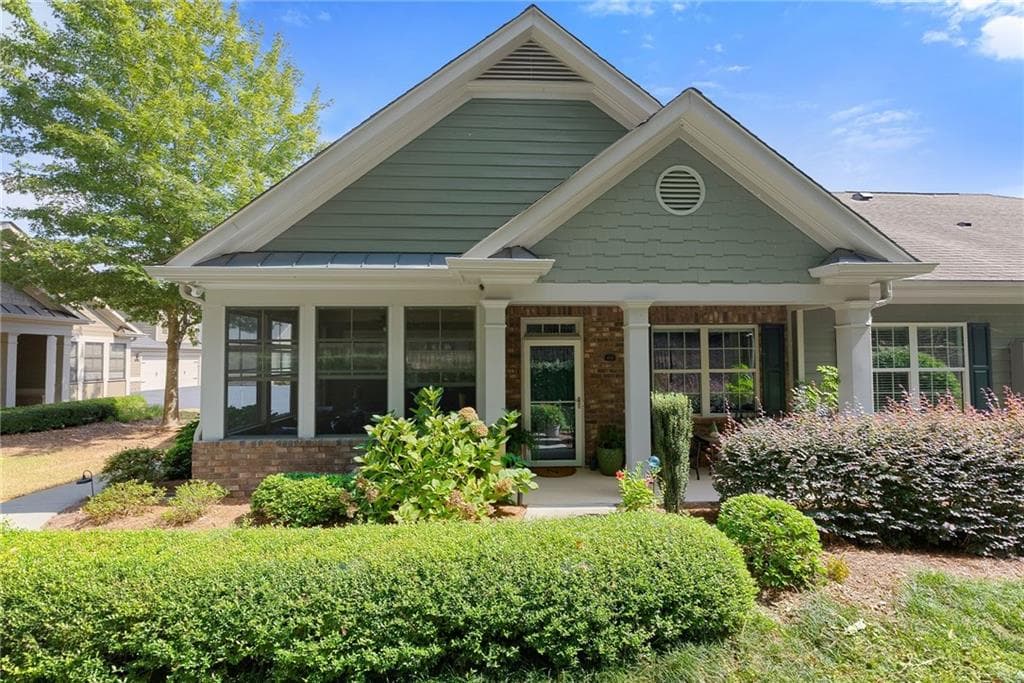 3 bedroom, 3 bathroom, 2,149 sq ft condominium for sale at 4715 Flycatcher Drive, Alpharetta, GA 30004