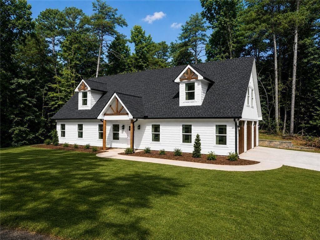 3 bedroom, 3 bathroom, 2,196 sq ft single family residence for sale at 6711 Wildwood Trail, Gainesville, GA 30506