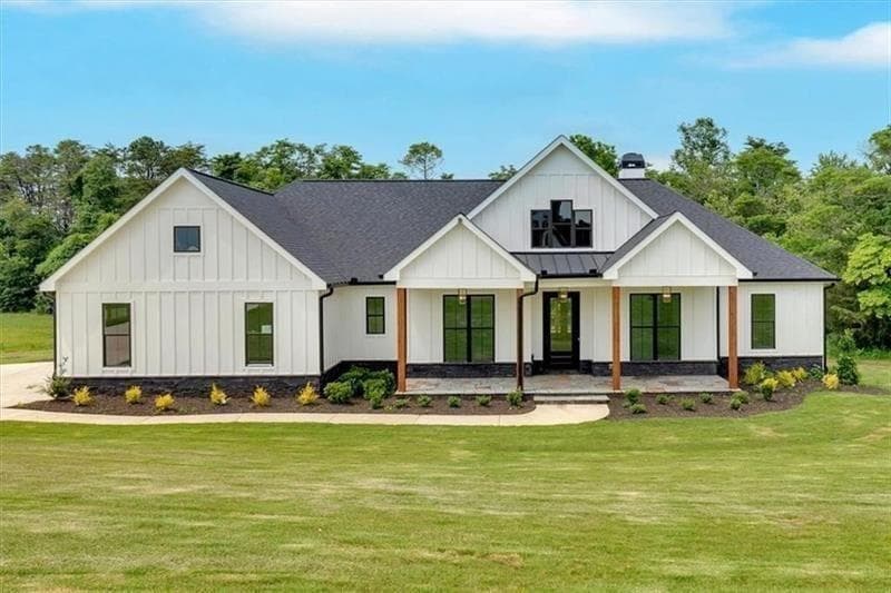 4 bedroom, 4 bathroom, 2,950 sq ft single family residence for sale at 300 Eminence Peak, Rydal, GA 30171