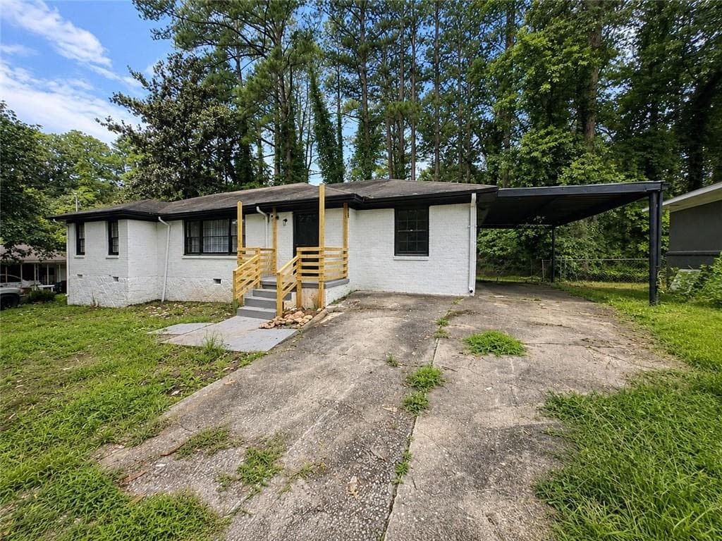 4 bedroom, 2 bathroom, 1,540 sq ft single family residence for sale at 1821 Sandringham Drive, Atlanta, GA 30311