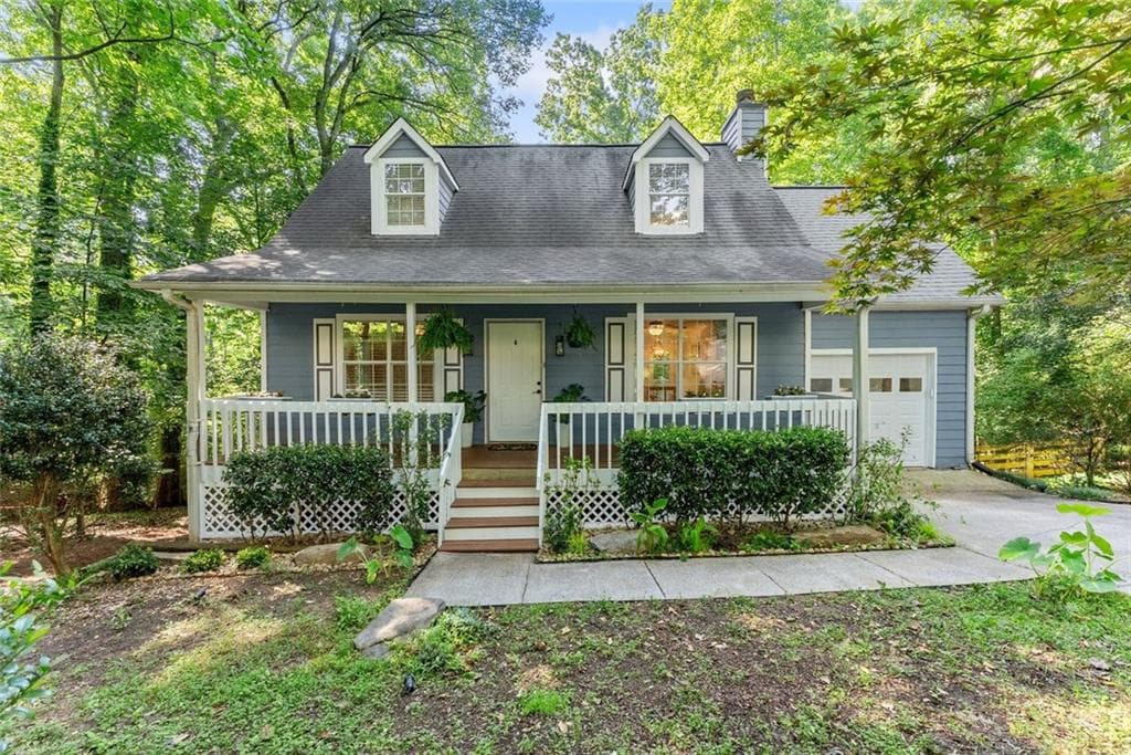 4 bedroom, 3 bathroom, 1,930 sq ft single family residence for sale at 1570 Williams Circle, Cumming, GA 30041