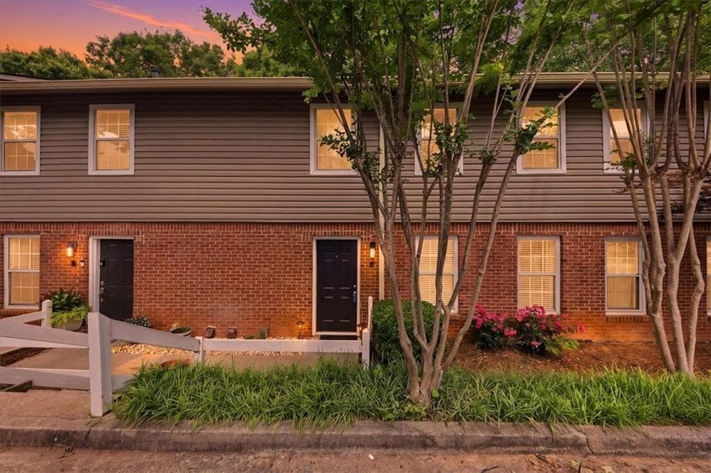 3 bedroom, 3 bathroom, 1,470 sq ft townhouse for sale at 7750 Roswell Road 9F, Sandy Springs, GA 30350