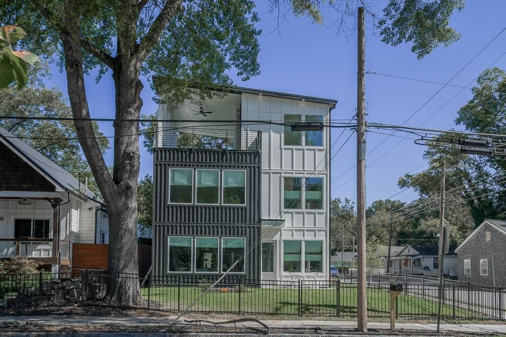4 bedroom, 4 bathroom, 3,600 sq ft single family residence for sale at 1064 Mcdaniel Street, Atlanta, GA 30310