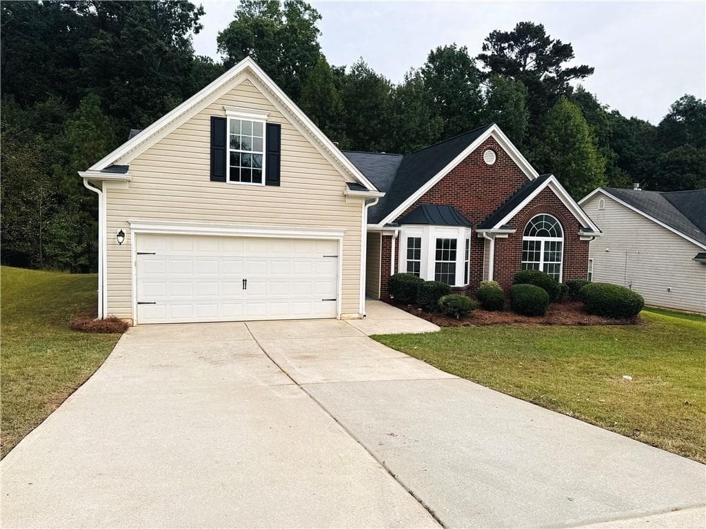3 bedroom, 2 bathroom, 2,390 sq ft single family residence for sale at 180 Meadowbrook Court, Covington, GA 30016