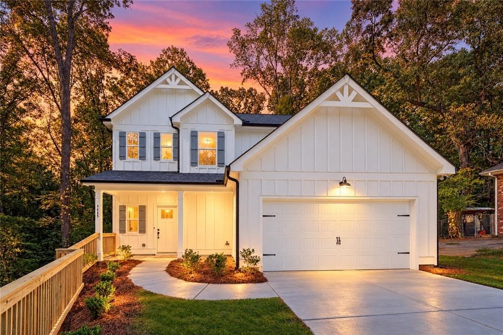 3 bedroom, 3 bathroom, 1,606 sq ft single family residence for sale at 5685 Crestview Drive, Acworth, GA 30102