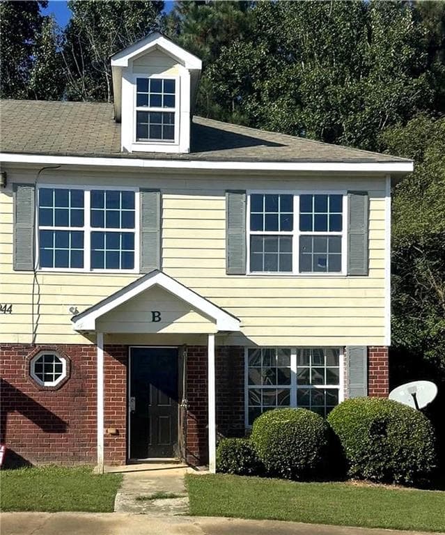 4 bedroom, 3 bathroom, 1,380 sq ft townhouse for sale at 944 Old Mill Point B, Monroe, GA 30655