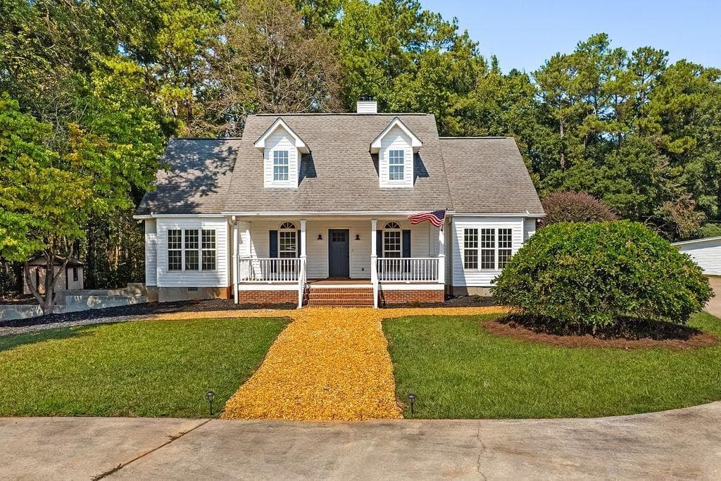 4 bedroom, 3 bathroom, 2,726 sq ft single family residence for sale at 295 Highway 5, Roopville, GA 30170