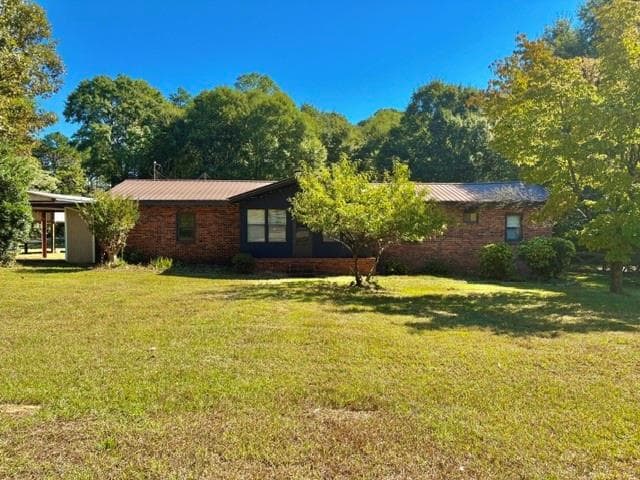 3 bedroom, 1 bathroom, 1,099 sq ft single family residence for sale at 30 Hale Road, Maysville, GA 30558