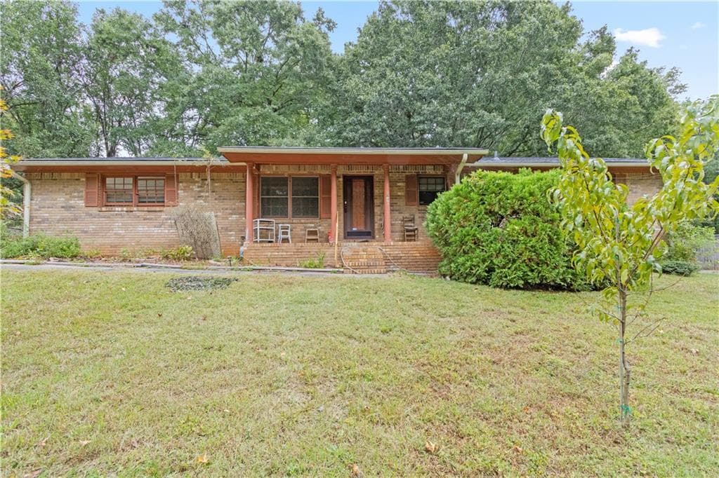 3 bedroom, 2 bathroom, 1,365 sq ft single family residence for sale at 2255 Williams Lane, Cumming, GA 30028