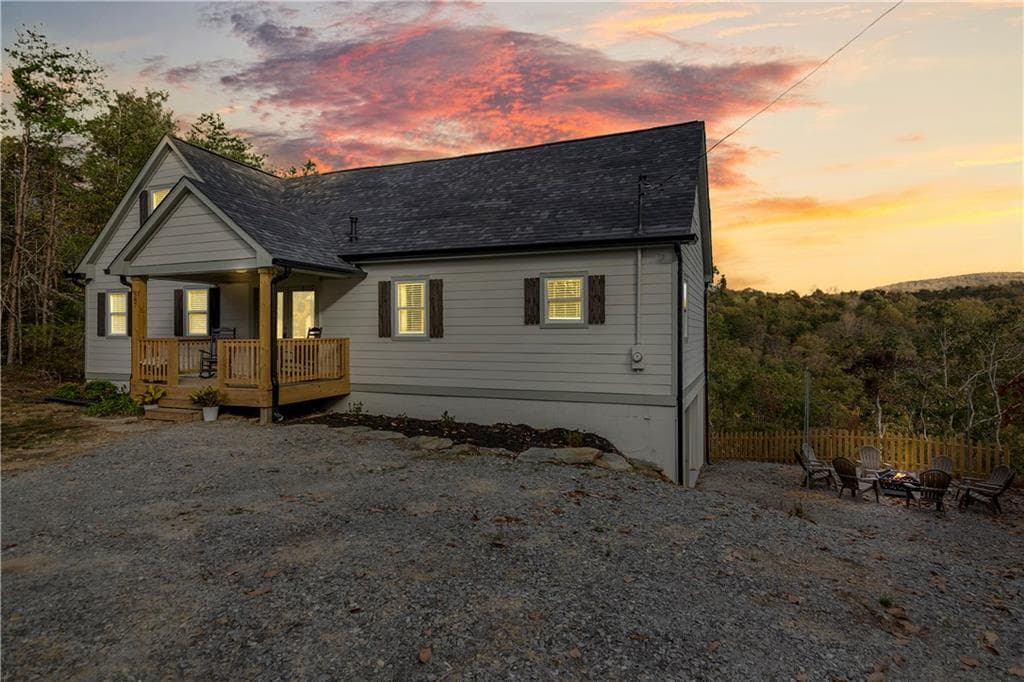 4 bedroom, 2 bathroom, 1,729 sq ft single family residence for sale at 587 E Oak Trace, Jasper, GA 30143