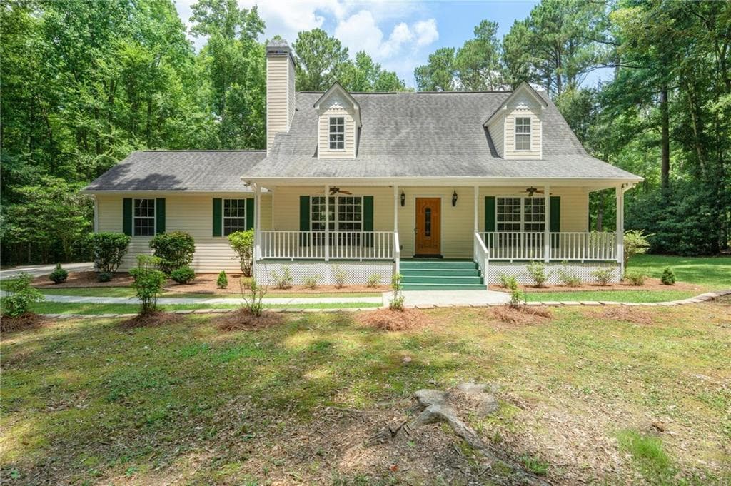 4 bedroom, 3 bathroom, 2,512 sq ft single family residence for sale at 121 Katy Lake Road, Jackson, GA 30233
