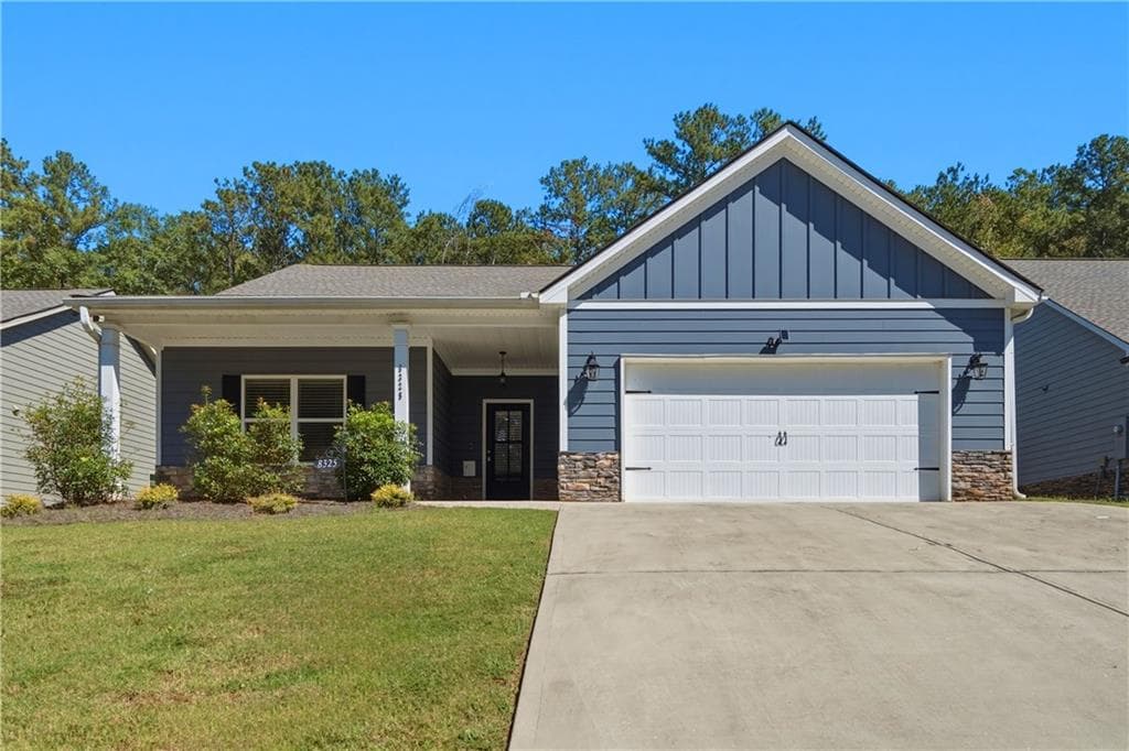 3 bedroom, 3 bathroom, 1,945 sq ft single family residence for sale at 8325 Loch Lomand Lane, Winston, GA 30187