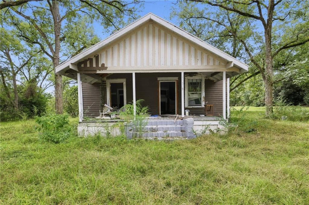 3 bedroom, 1 bathroom, 1,392 sq ft single family residence for sale at 523 Main Street, Chester, GA 31012