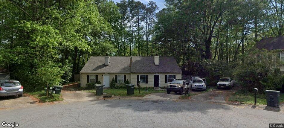2 bedroom, 2 bathroom, 1,064 sq ft townhouse for sale at 210 Westland Circle, Marietta, GA 30064
