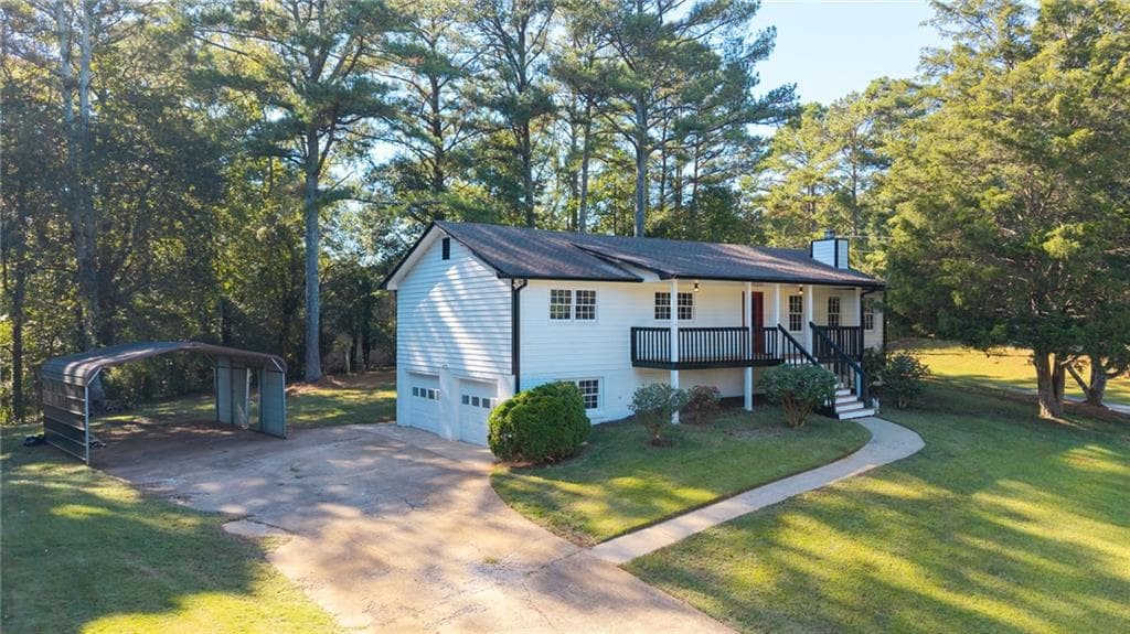 5 bedroom, 2 bathroom, 1,512 sq ft single family residence for sale at 303 Old Farm Road, Woodstock, GA 30188