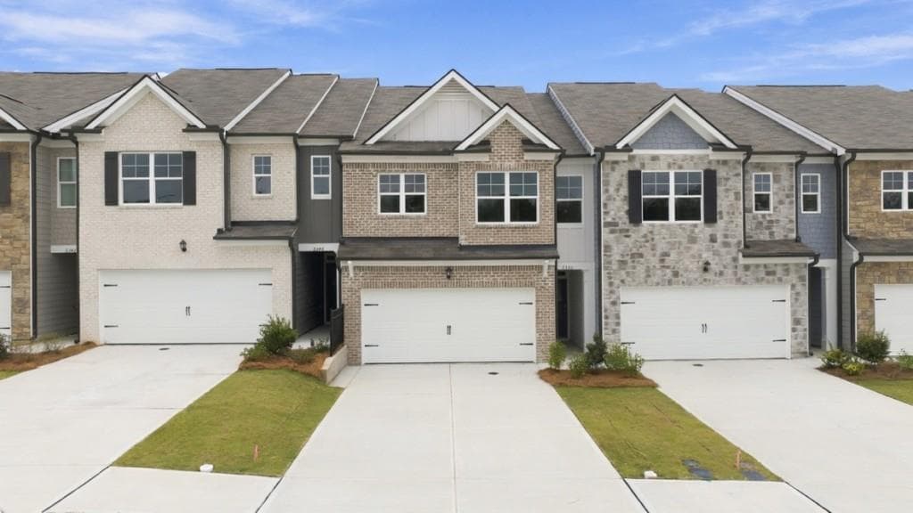 3 bedroom, 3 bathroom, 1,877 sq ft townhouse for sale at 2350 Carlton Parkway, Douglasville, GA 30135