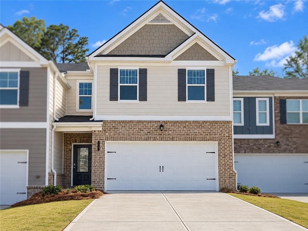 3 bedroom, 3 bathroom, 1,805 sq ft townhouse for sale at 6355 Warbler Court, Morrow, GA 30260