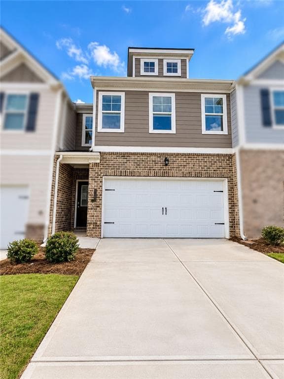 3 bedroom, 3 bathroom, 1,805 sq ft townhouse for sale at 6377 Towhee Way, Morrow, GA 30260