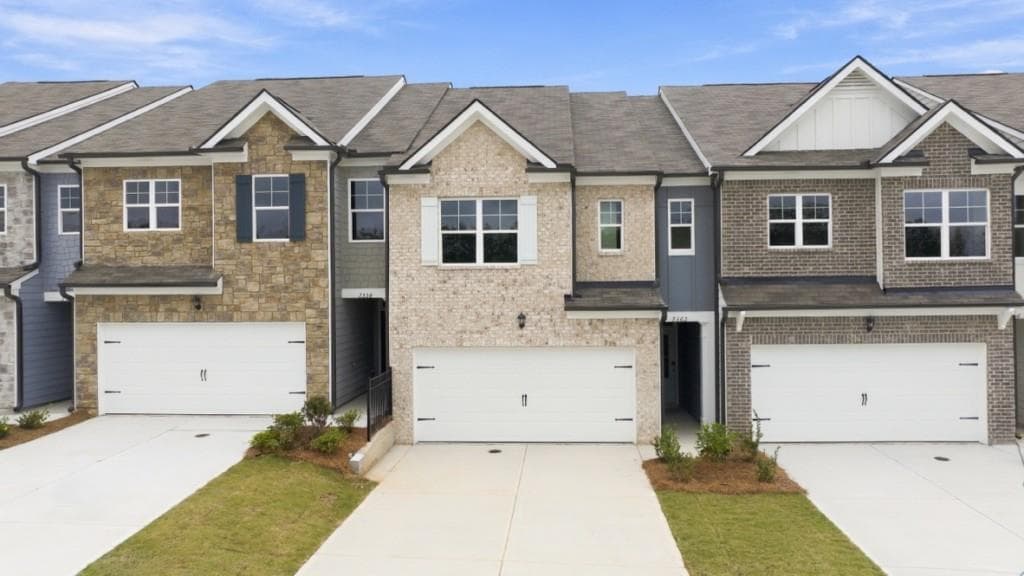 3 bedroom, 3 bathroom, 1,857 sq ft townhouse for sale at 2362 Carlton Parkway, Douglasville, GA 30135