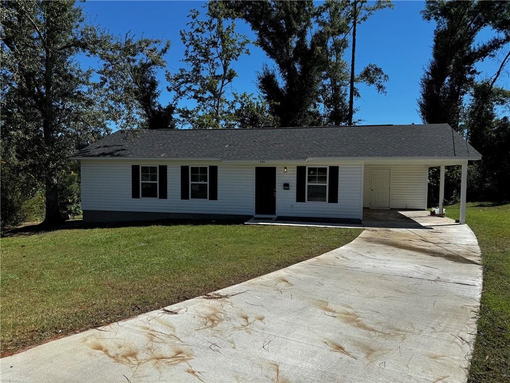 3 bedroom, 2 bathroom, 1,200 sq ft single family residence for sale at 994 Smith Avenue, Douglas, GA 31533