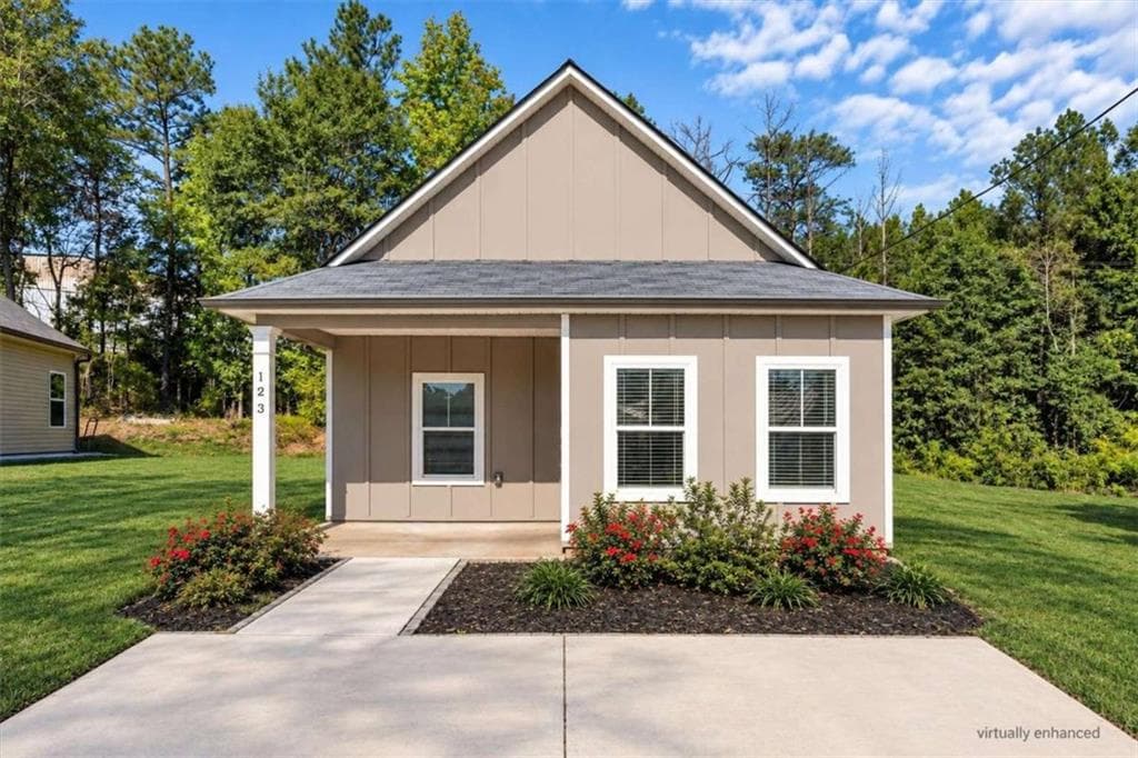 3 bedroom, 2 bathroom, 1,054 sq ft single family residence for sale at 123 Chalfont Circle, Carrollton, GA 30117