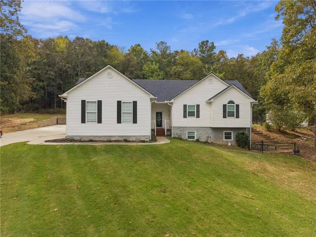 4 bedroom, 3 bathroom, 2,930 sq ft single family residence for sale at 50 Pond Mill Court, Silver Creek, GA 30173