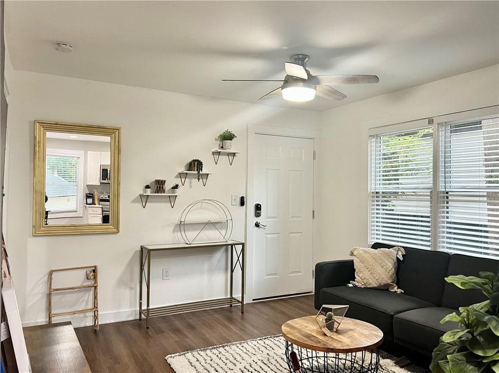 1 bedroom, 1 bathroom, 700 sq ft quadruplex for rent at 1165 Eggleston Street 4, Atlanta, GA 30310 for $1,375 a month