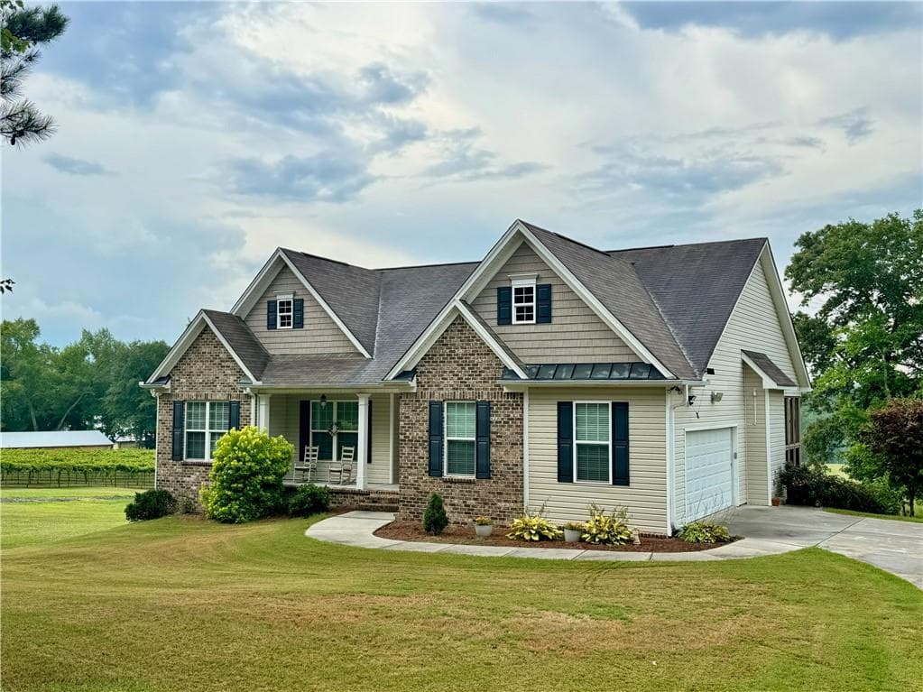 3 bedroom, 3 bathroom, 1,907 sq ft single family residence for sale at 1565 Willow Springs Road, Dallas, GA 30132