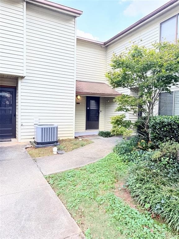 2 bedroom, 3 bathroom, 1,188 sq ft townhouse for sale at 1014 Country Court, Lawrenceville, GA 30044