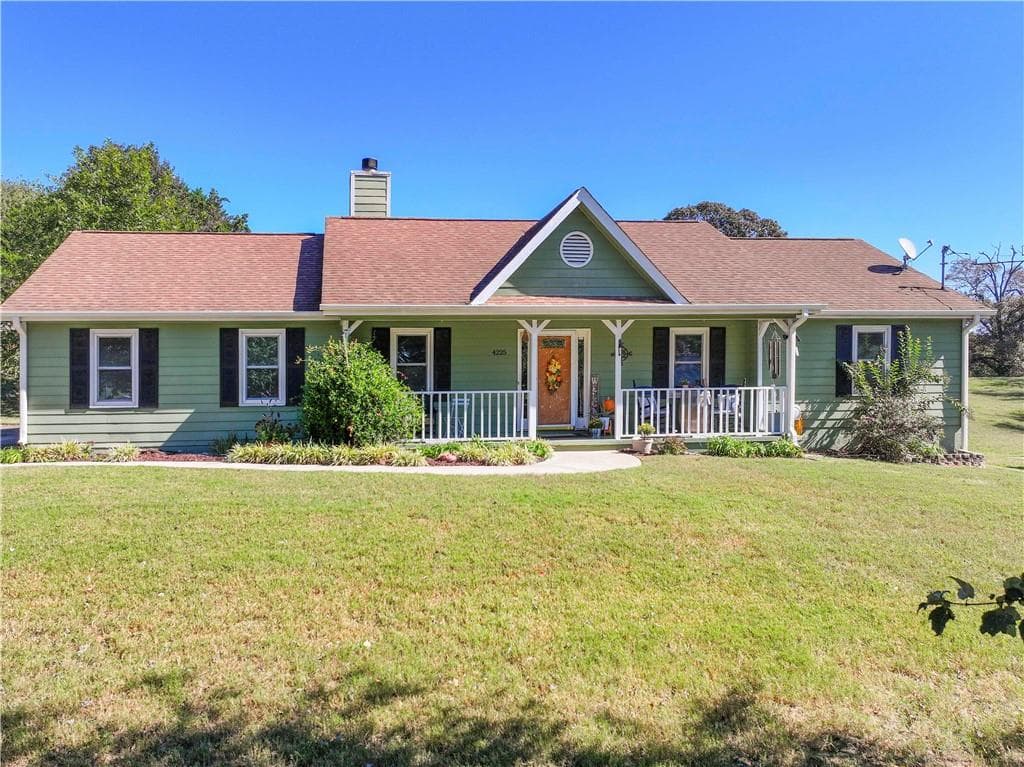 3 bedroom, 2 bathroom, 1,318 sq ft single family residence under contract at 4225 Rolling Ridge, Gillsville, GA 30543